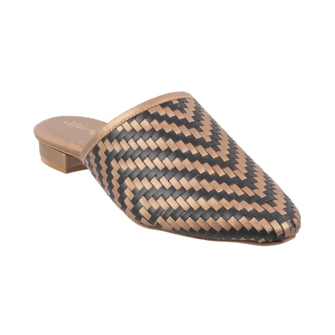 Cheemo Women Antique-Gold Ethnic Sandals