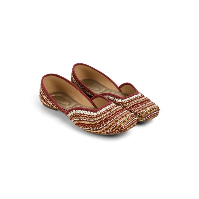 Cheemo Women Maroon Ethnic Mojaris (SKU: 92-133-44-37)