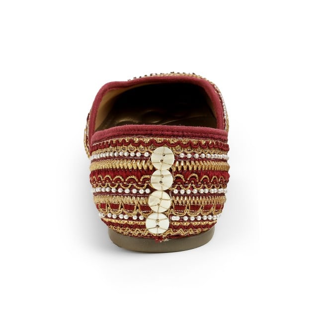 Cheemo Women Maroon Ethnic Mojaris (SKU: 92-133-44-37)
