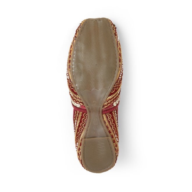 Cheemo Women Maroon Ethnic Mojaris (SKU: 92-133-44-37)