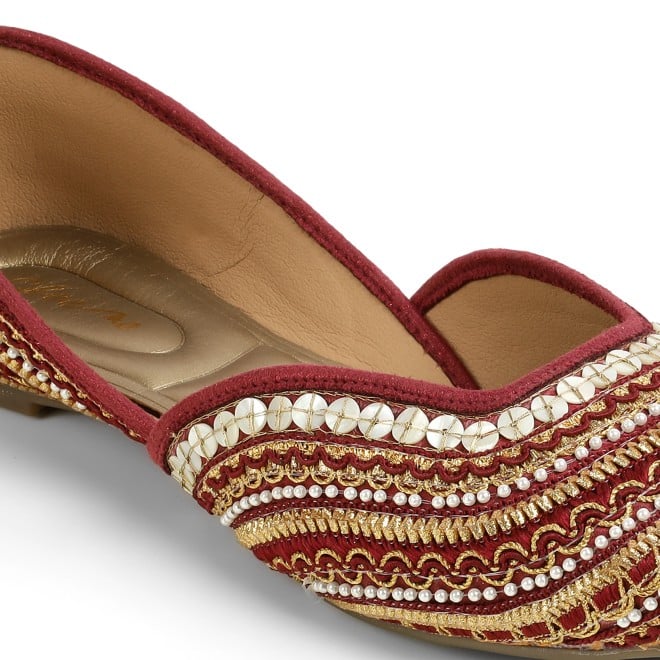Cheemo Women Maroon Ethnic Mojaris (SKU: 92-133-44-37)