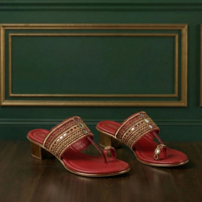 Cheemo Women Maroon Ethnic Kolhapuris