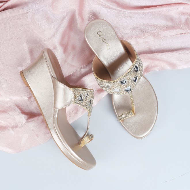 Cheemo Women Gold Ethnic Slip Ons