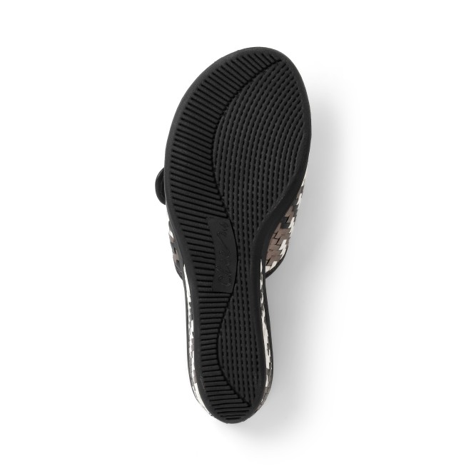 Cheemo Women Black Casual Slip Ons (SKU: 92-200-11-37)