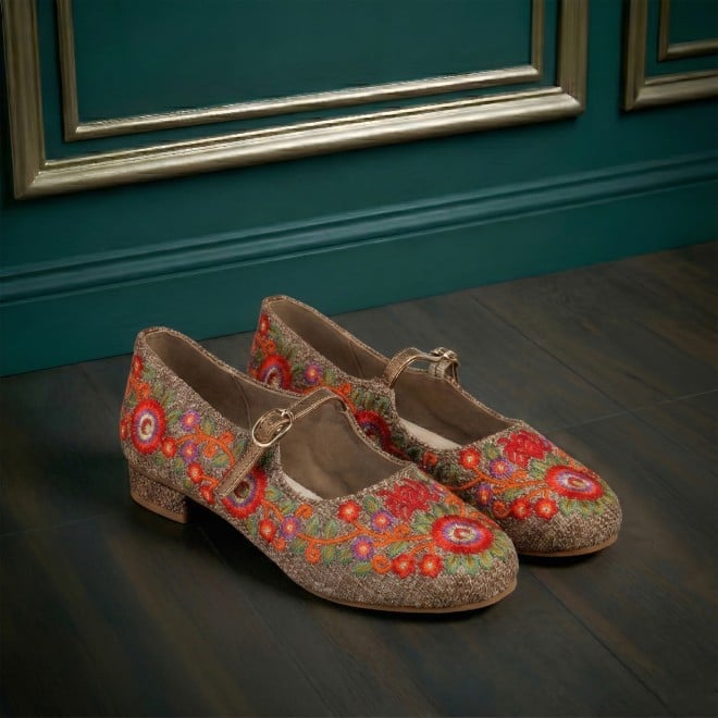 Cheemo Women Antic-gold Casual Ballerinas (SKU: 92-213-28-37)