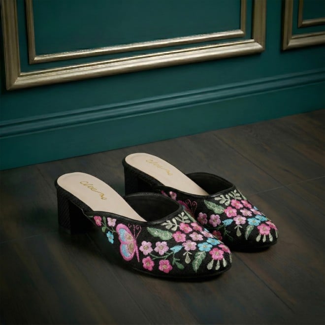 Cheemo Women Black Ethnic Slip Ons