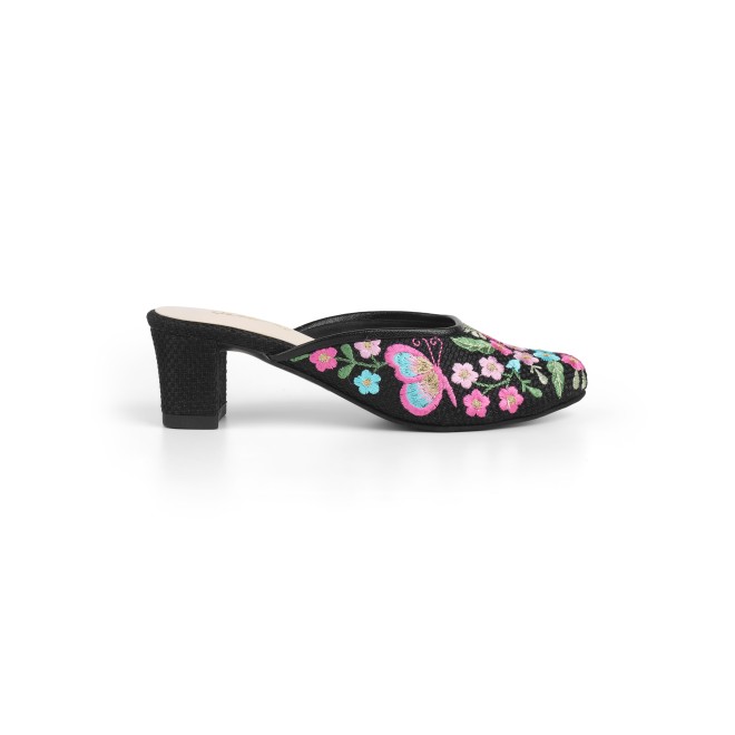 Cheemo Women Black Ethnic Slip Ons (SKU: 92-214-11-37)