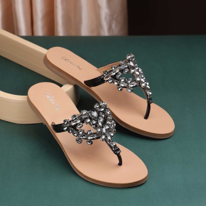 Cheemo Women Black Casual Slippers (SKU: 92-228-11-37)