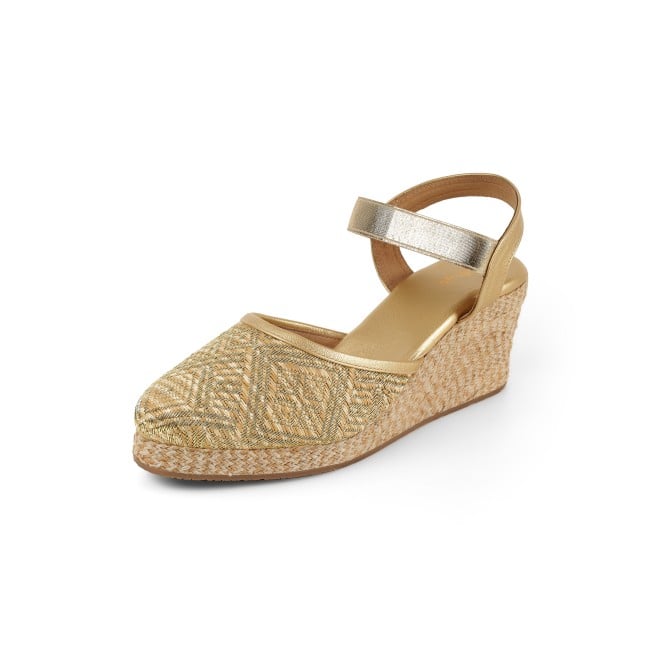 Cheemo Women Gold Casual Sandals (SKU: 92-234-15-37)