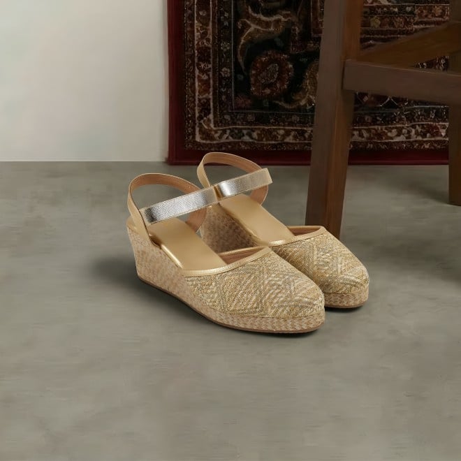 Cheemo Women Gold Casual Sandals