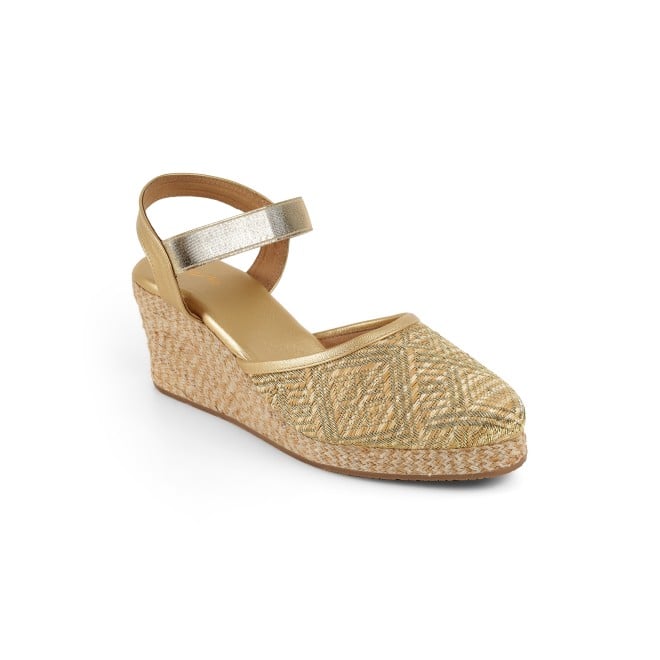 Cheemo Women Gold Casual Sandals (SKU: 92-234-15-37)