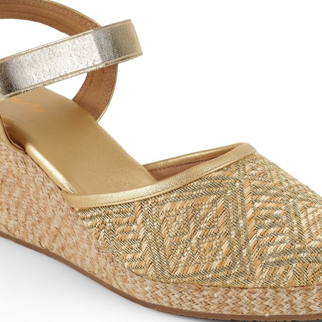 Cheemo Women Gold Casual Sandals (SKU: 92-234-15-37)