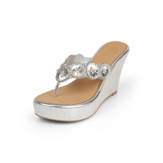 Cheemo Women Silver Ethnic Slip Ons (SKU: 92-316-27-37)