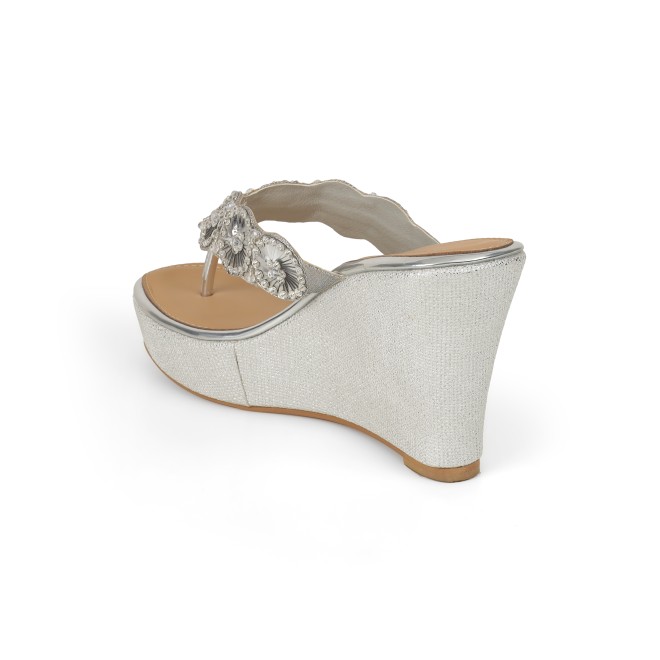 Cheemo Women Silver Ethnic Slip Ons (SKU: 92-316-27-37)