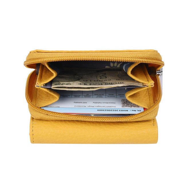 Mochi Women Yellow Womens Wallets Bifold (SKU: 95-132-33-10)